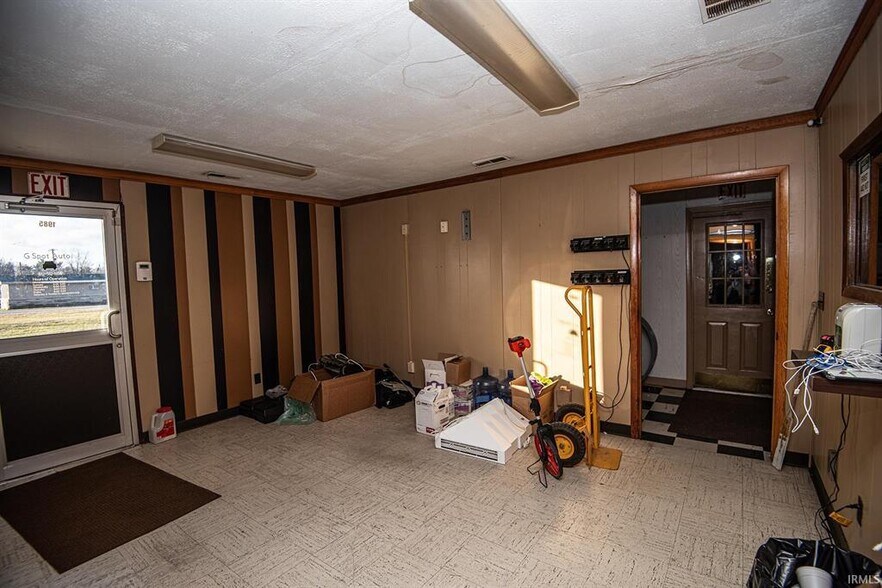 More Photos Of 1985 S Old US 41, Vincennes Industrial For Sale