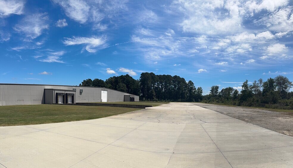 More Photos Of 847 W Main St, Lake City Warehouse For Lease