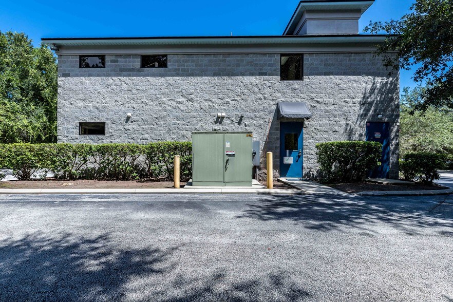 More Photos Of 8774 Perimeter Park Blvd, Jacksonville Medical For Sale