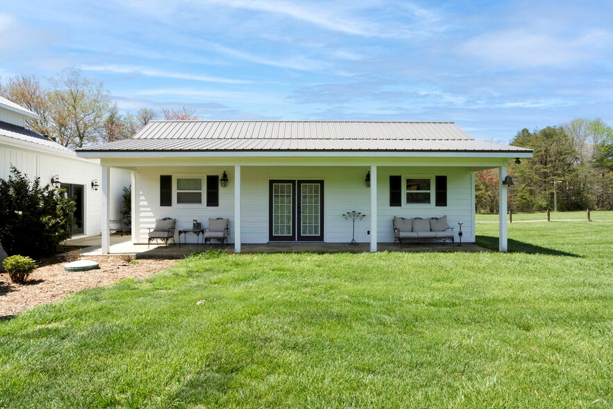 More Photos Of , Young Harris Specialty For Sale