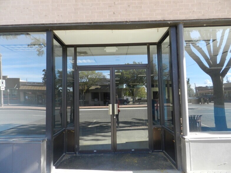 More Photos Of 202 E Main St, Montrose Storefront Retail Office For Lease