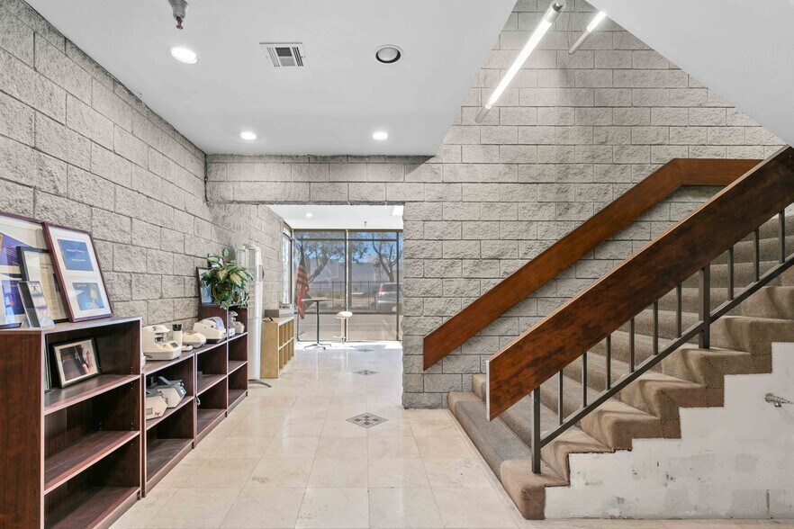 More Photos Of 9036 Winnetka Ave, Northridge Loft Creative Space For Lease