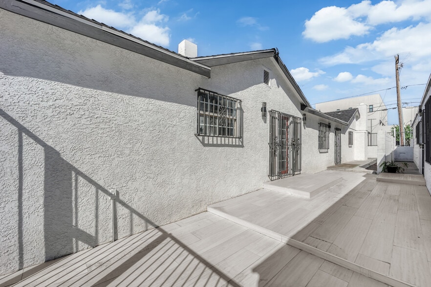 Primary Photo Of 530 S 7th St, Las Vegas Office Residential For Lease