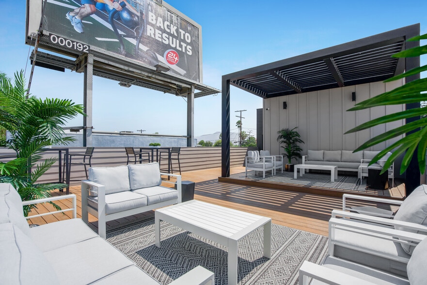 More Photos Of 10440 Burbank Blvd, North Hollywood Office For Sale