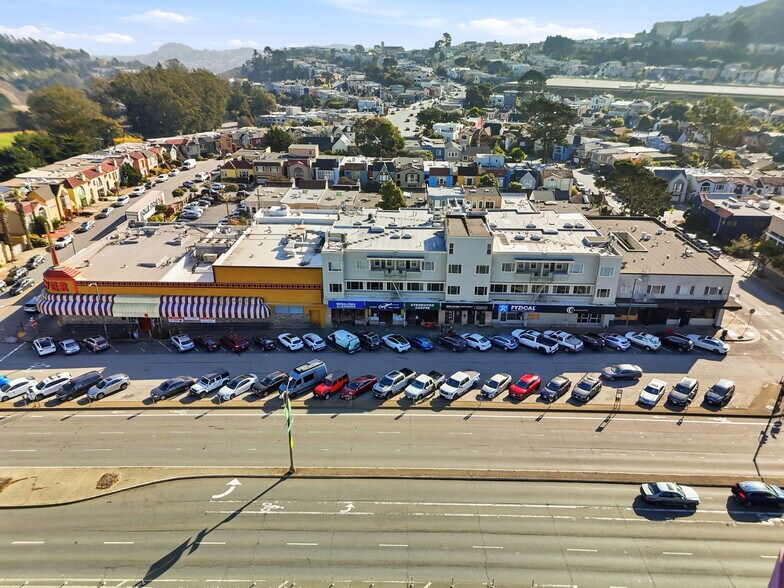 More Photos Of 699 Portola Dr, San Francisco General Retail For Lease