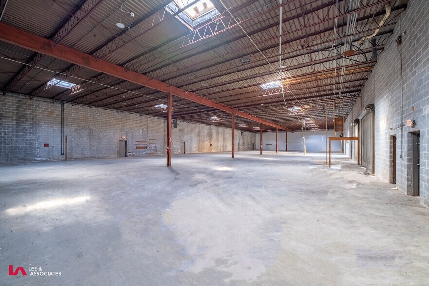 More Photos Of 1840 Tucker Industrial Rd, Tucker Light Distribution For Sale