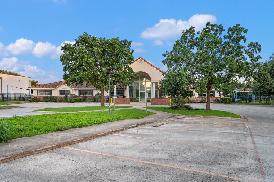 More Photos Of 10002 Camino Bandera, San Antonio Daycare Center For Sale