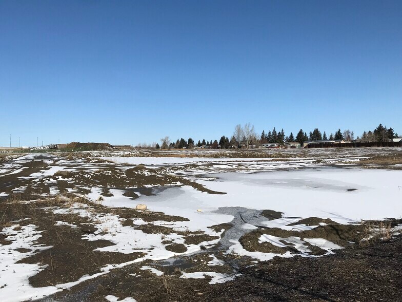 More Photos Of 25 Greenbriar Dr NW, Calgary Unknown For Lease