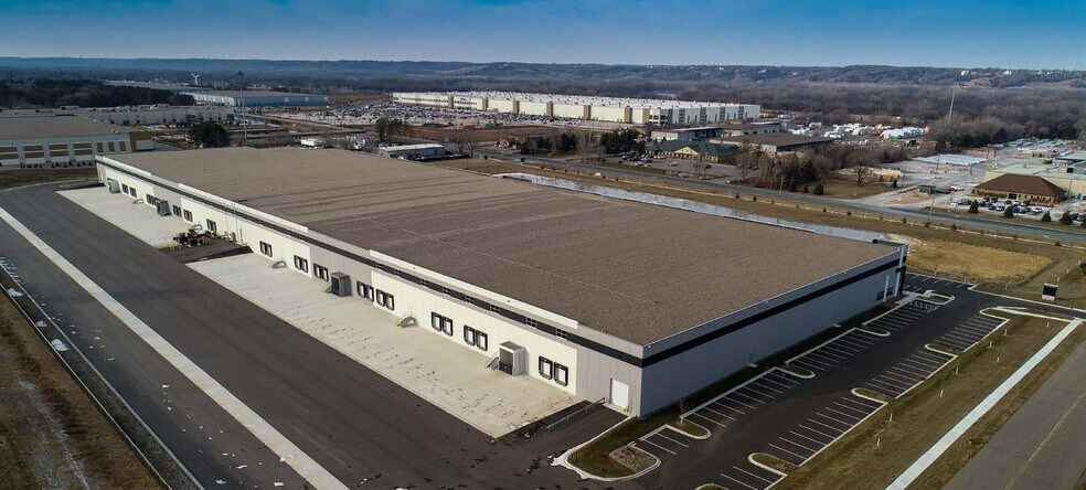 More Photos Of 3200 4th Ave E, Shakopee Distribution For Lease