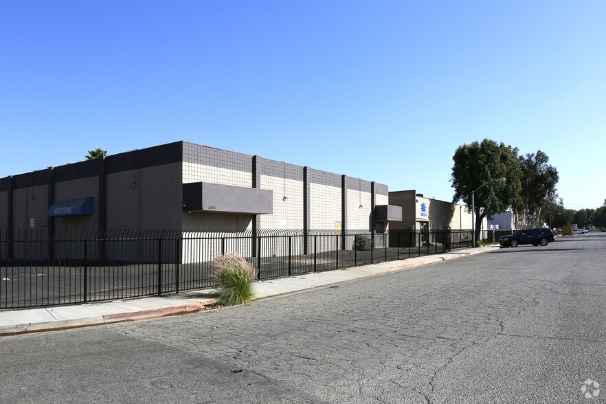 More Photos Of 3024 Franklin Ave, Riverside Warehouse For Sale