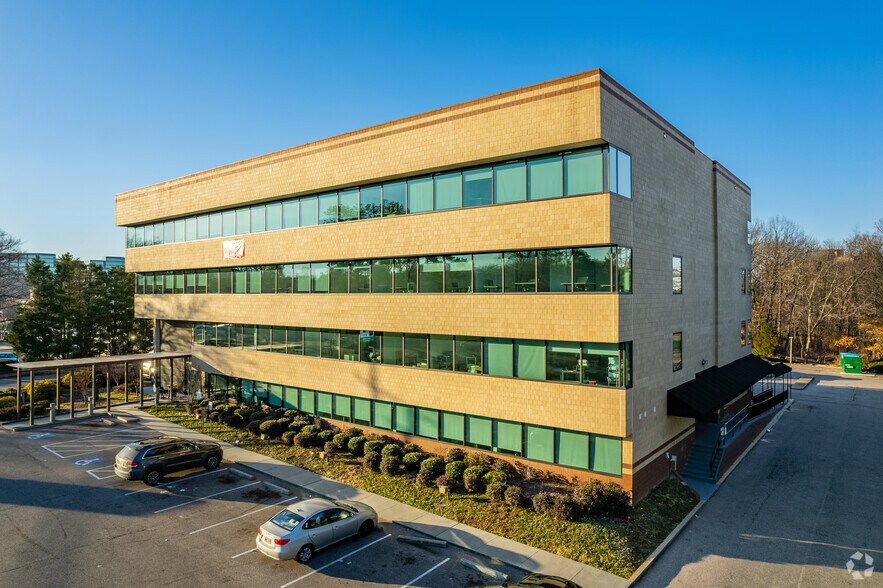 More Photos Of 6584 Poplar Ave, Memphis Office Residential For Lease