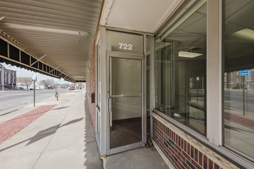 More Photos Of 722 N Main St, Newton Office For Sale