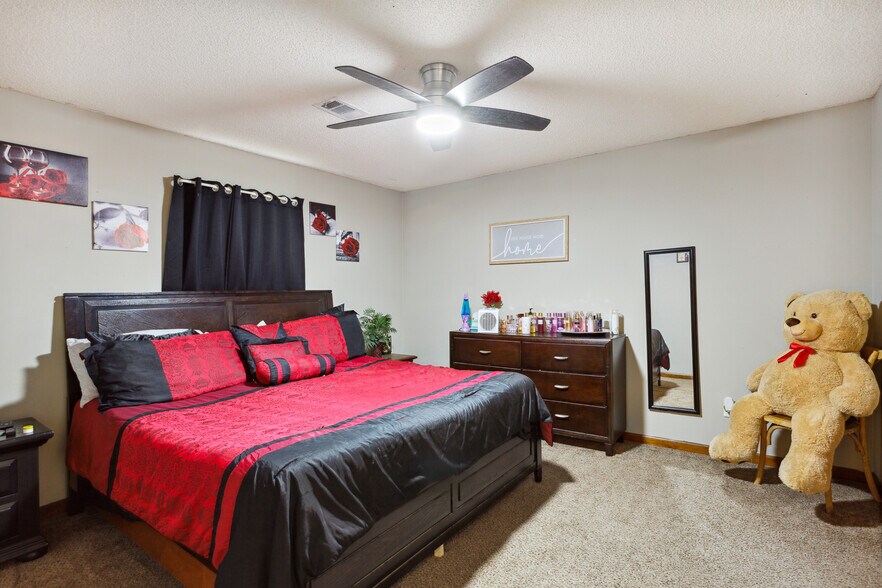 More Photos Of 124 Evergreen Trl, Cartersville Apartments For Sale