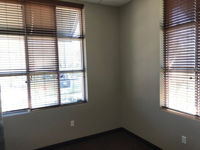 More Photos Of 2384 North Highway 287, Mansfield Office For Lease