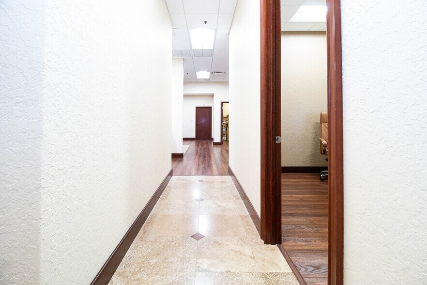 More Photos Of 8810 Commodity Cir, Orlando Coworking Space