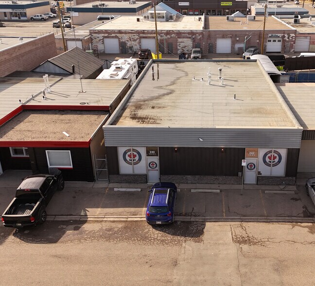 More Photos Of 242 12B St N, Lethbridge Warehouse For Sale