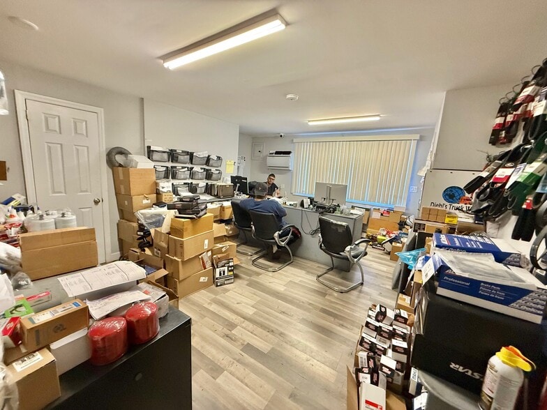 More Photos Of 14610 Guy R Brewer Blvd, Jamaica Warehouse For Sale