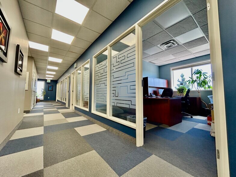 More Photos Of 11812-11820 121 St NW, Edmonton Office For Sale