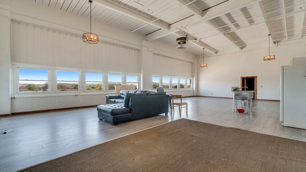 More Photos Of 101 N Washington St, Hanover Warehouse For Sale