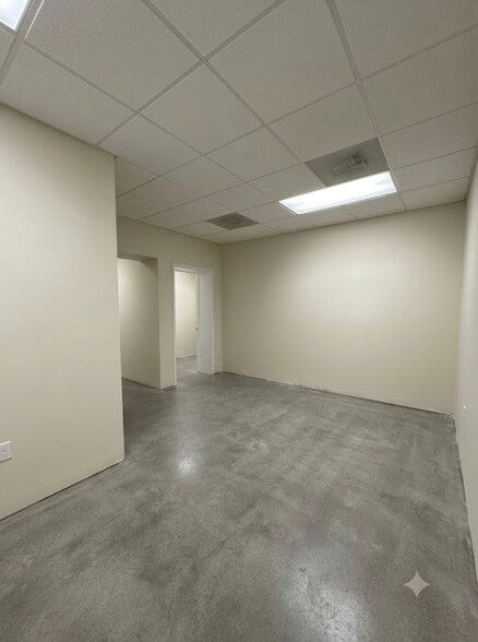 More Photos Of 6851 Bird Rd, Miami Freestanding For Lease