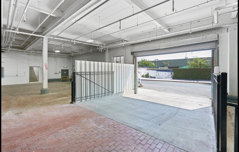 More Photos Of 6007 S St Andrews Pl, Los Angeles Manufacturing For Sale
