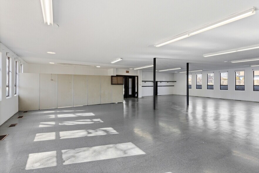 More Photos Of 8450 N Shermer Rd, Niles Religious Facility For Sale