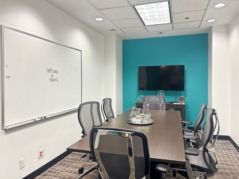 More Photos Of 10900 NE 4th St, Bellevue Coworking Space