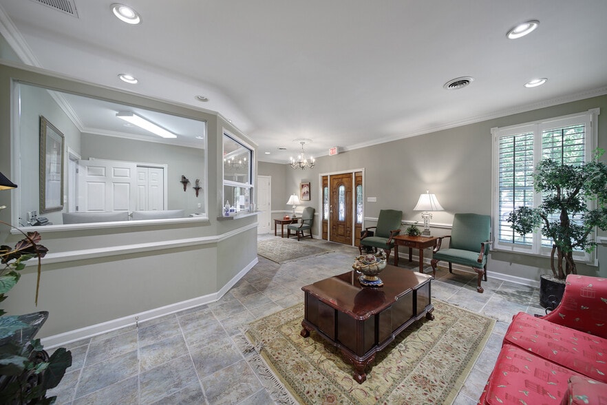 More Photos Of 312 N Main St, Lancaster Office For Lease