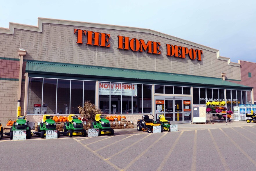 More Photos Of 3159 Silverback Ln, Painted Post Storefront For Sale