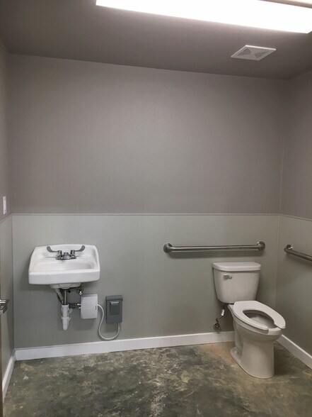 More Photos Of 7661 Rendon Bloodworth Rd, Mansfield Unknown For Lease