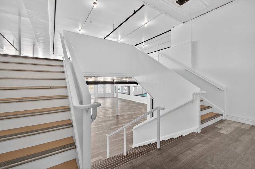 More Photos Of 17 W Front St, Keyport General Retail For Lease