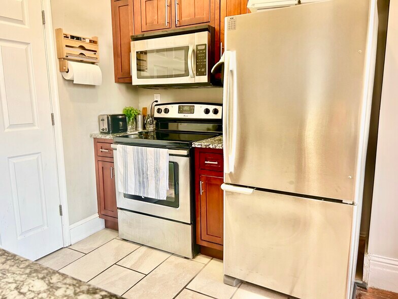 More Photos Of 825 N Charles St, Baltimore Apartments For Sale