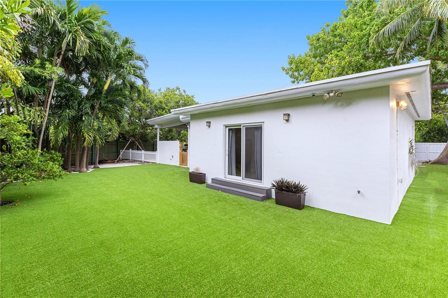 More Photos Of 1505 NE 13th Pl, Miami Beach Apartments For Sale