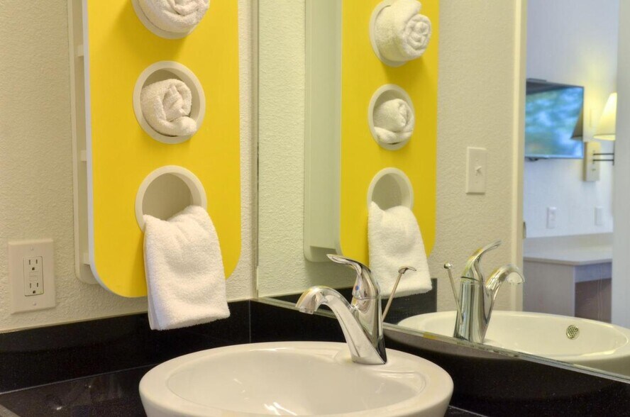 More Photos Of 12733 State Highway 33, Gustine Hotel For Sale