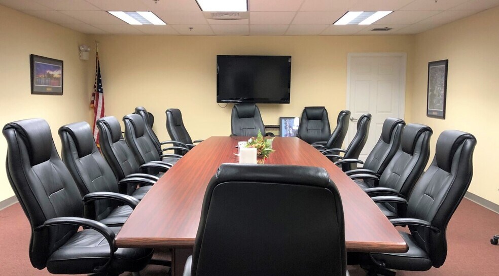 More Photos Of 867 Main St, Manchester Apartments For Lease