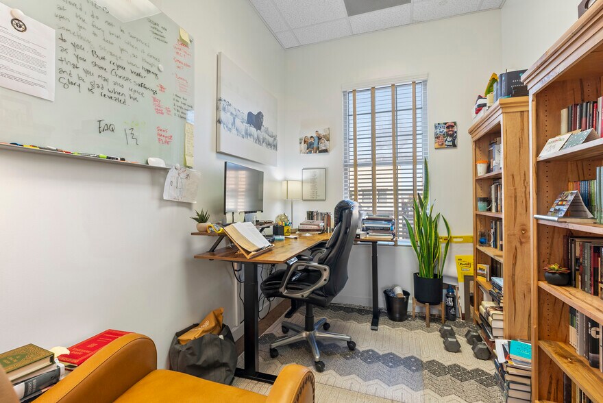 More Photos Of 103-105 Tradewynd Dr, Lynchburg Medical For Sale