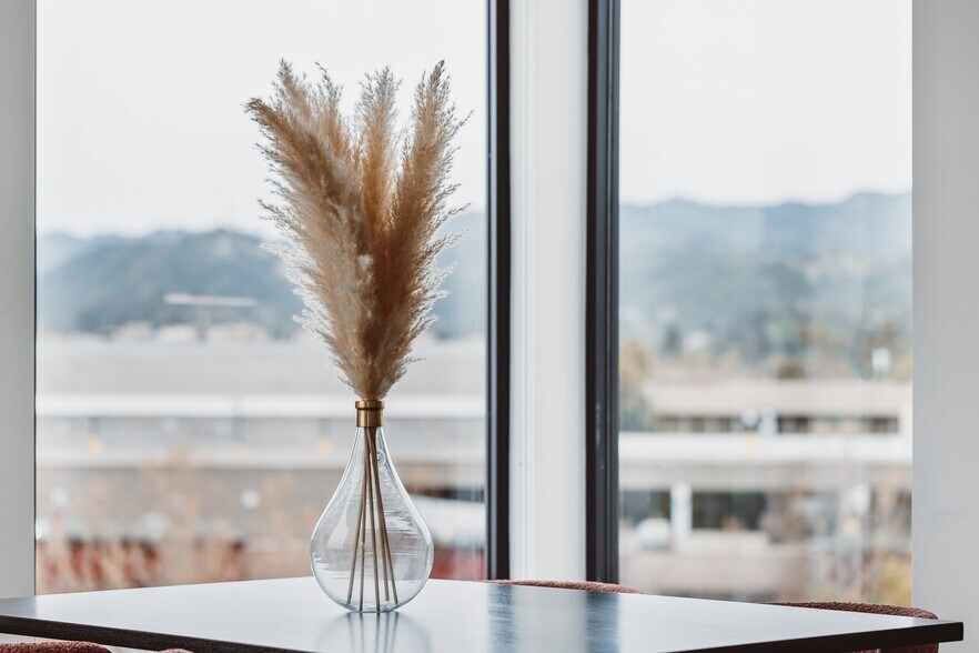 More Photos Of 1380 N California Blvd, Walnut Creek Apartments For Lease