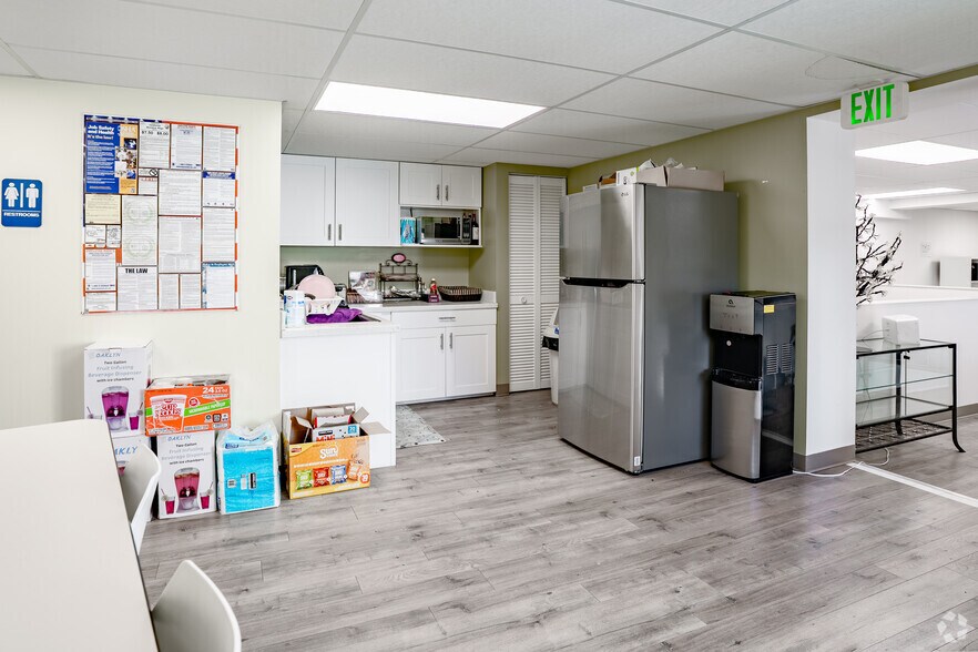 More Photos Of 635 Ygnacio Valley Rd, Walnut Creek Freestanding For Sale