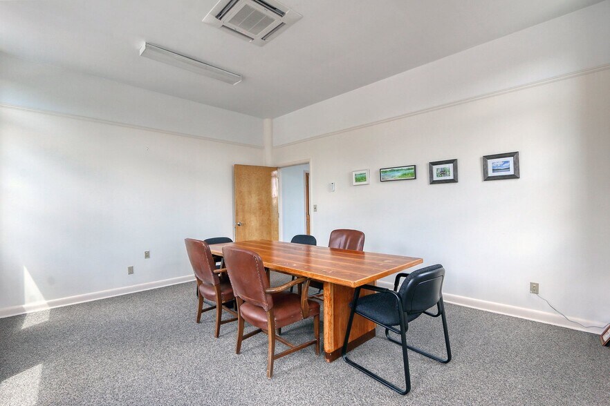 More Photos Of 59 N Main St, Liberty Loft Creative Space For Sale