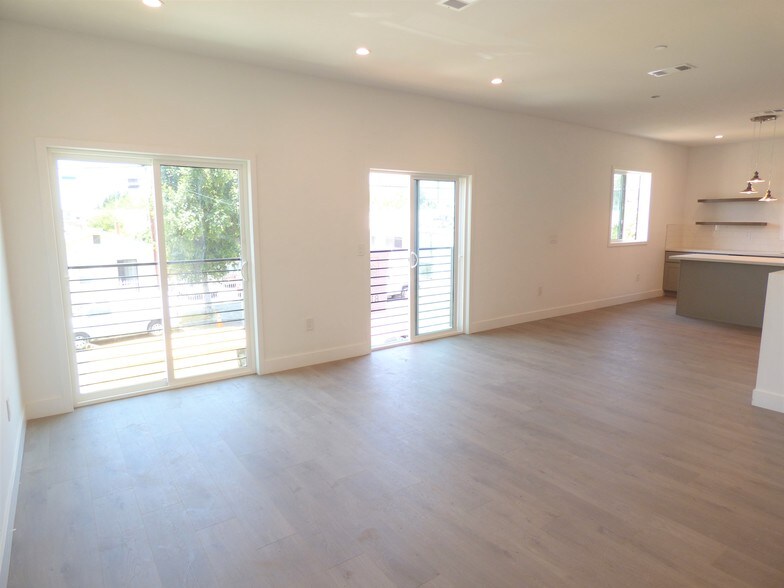 More Photos Of 1256 N Hobart Blvd, Los Angeles Apartments For Sale