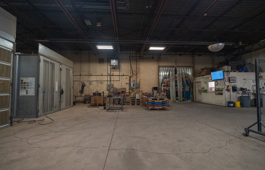 More Photos Of 1395 Whyte Av, Winnipeg Warehouse For Sale