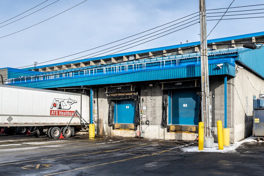 More Photos Of 8290 Boul Pie-IX, Montréal Distribution For Lease