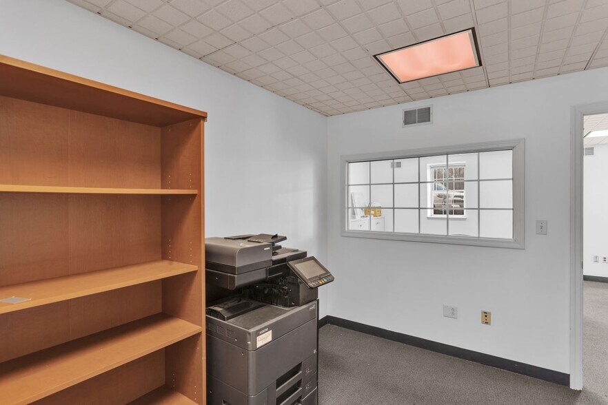 More Photos Of 1108 Ohio River Blvd, Sewickley Office For Sale