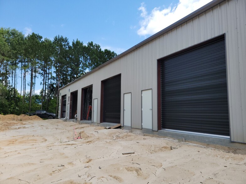 More Photos Of 6637 N Okatie Hwy, Ridgeland Light Distribution For Lease