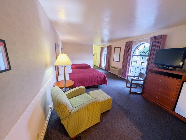 More Photos Of 145 N Main St, Manti Hotel For Sale