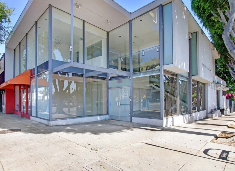 More Photos Of 7998 Santa Monica Blvd, West Hollywood Storefront Retail Office For Lease