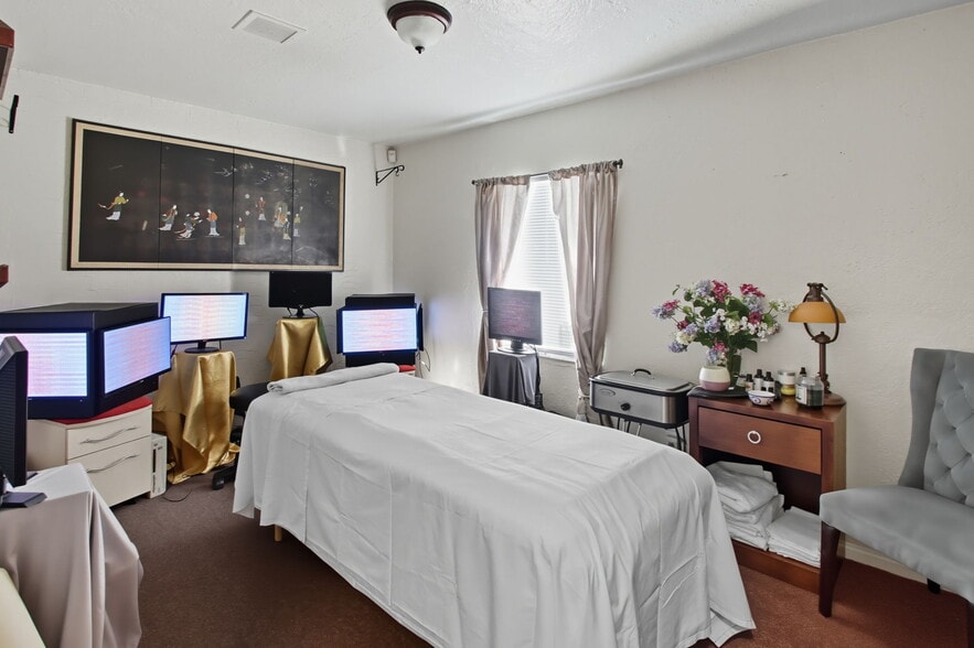 More Photos Of 1345 Kipling St, Lakewood Office For Sale