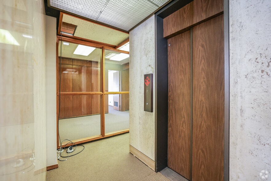 More Photos Of 114 E 5th St, Tulsa Office For Sale
