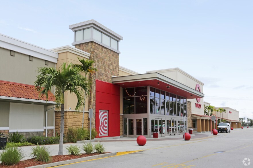 More Photos Of 9350-9400 Dynasty Dr, Fort Myers Unknown For Lease