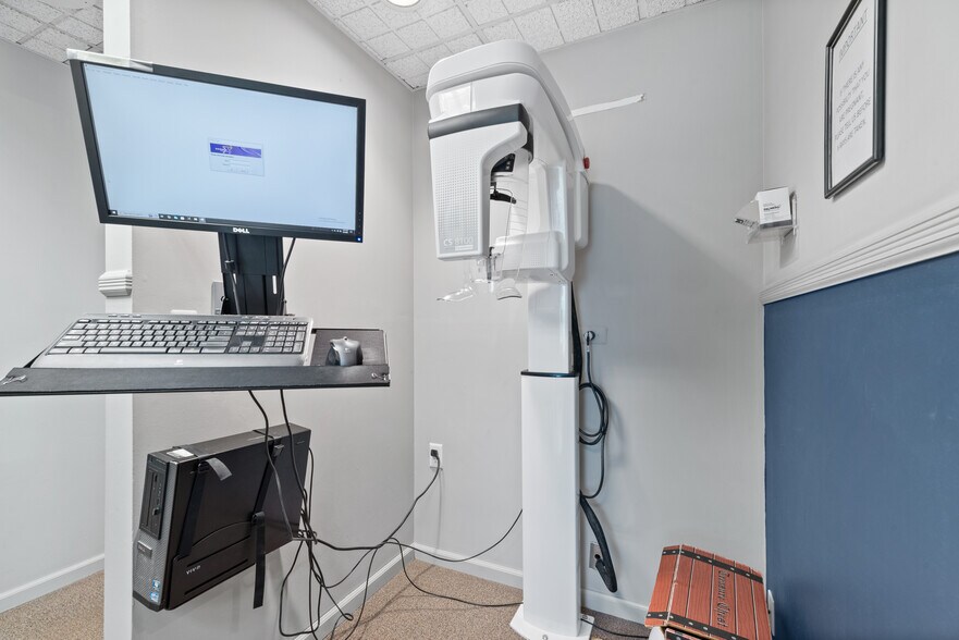 More Photos Of 9 Leonardville Rd, Middletown Medical For Lease